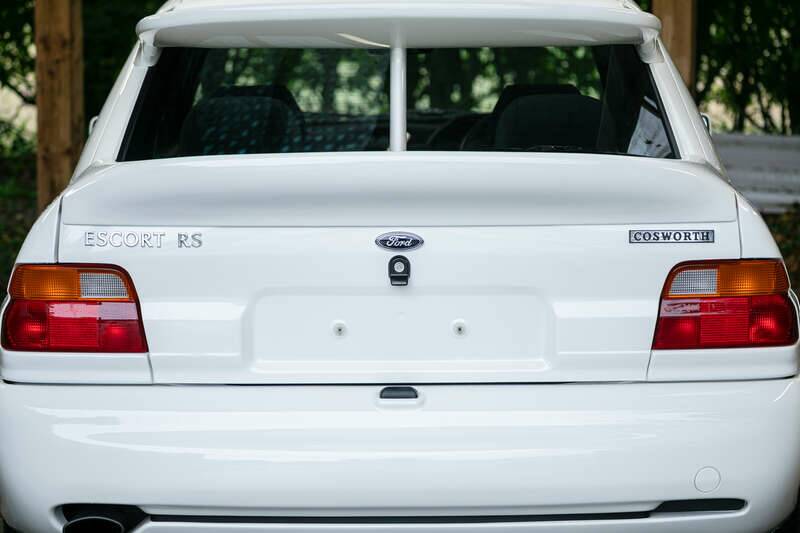 Imagen 32/50 de Ford Escort RS Cosworth (1997)