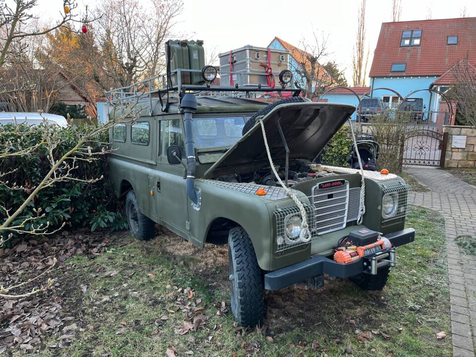 Image 2/12 of Land Rover 109 (1980)