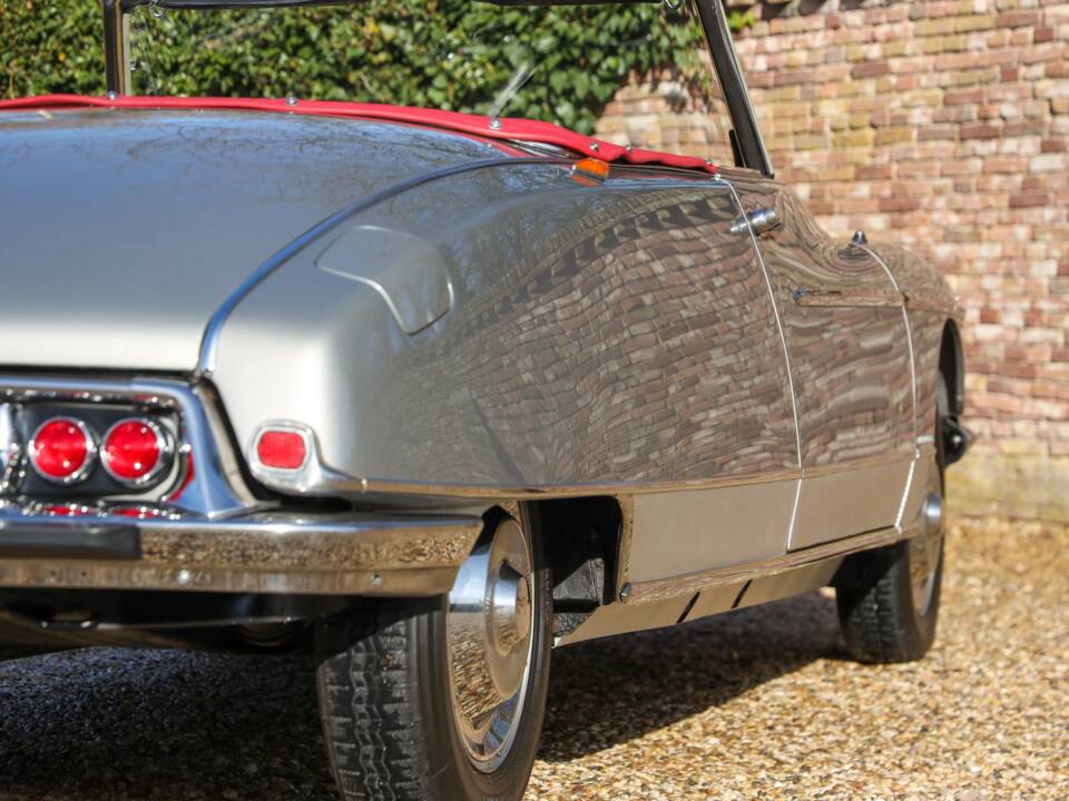 Image 27/50 of Citroën DS 21 Chapron (1963)