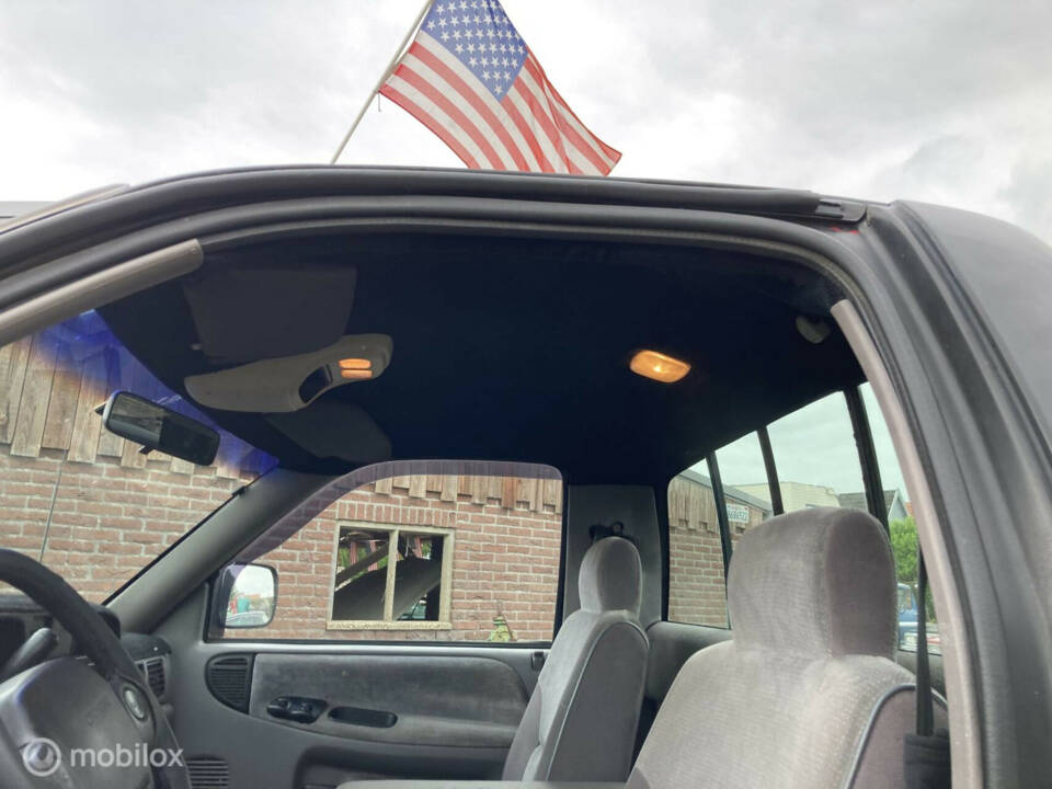 Image 32/47 of Dodge Ram 1500 (1994)
