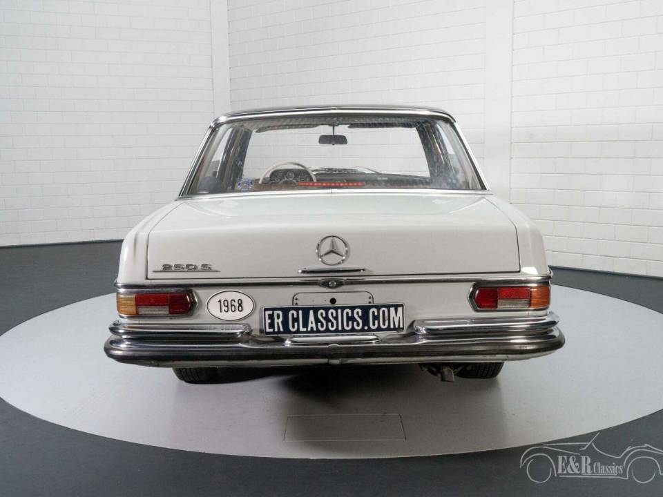 Image 15/19 of Mercedes-Benz 250 S (1968)