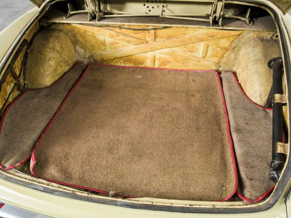 Image 40/50 of Borgward Isabella Coupe (1958)