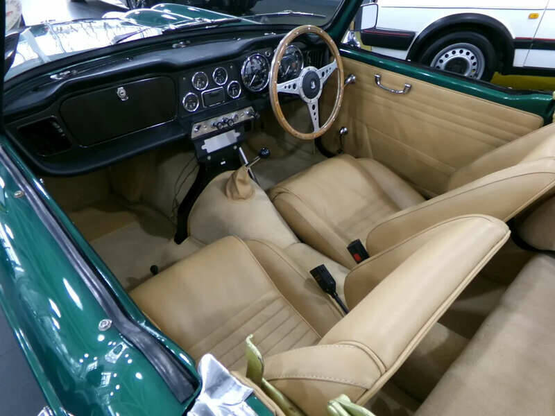 Image 2/45 of Triumph TR 4 (1964)