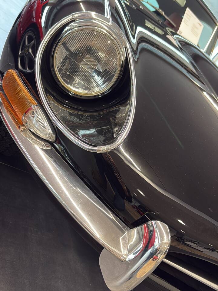 Afbeelding 16/34 van Jaguar E-Type (1968)