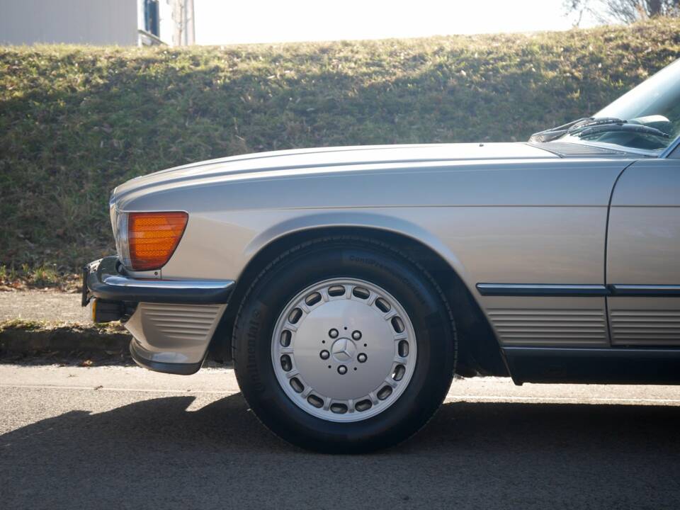 Bild 4/30 von Mercedes-Benz 560 SL (1989)