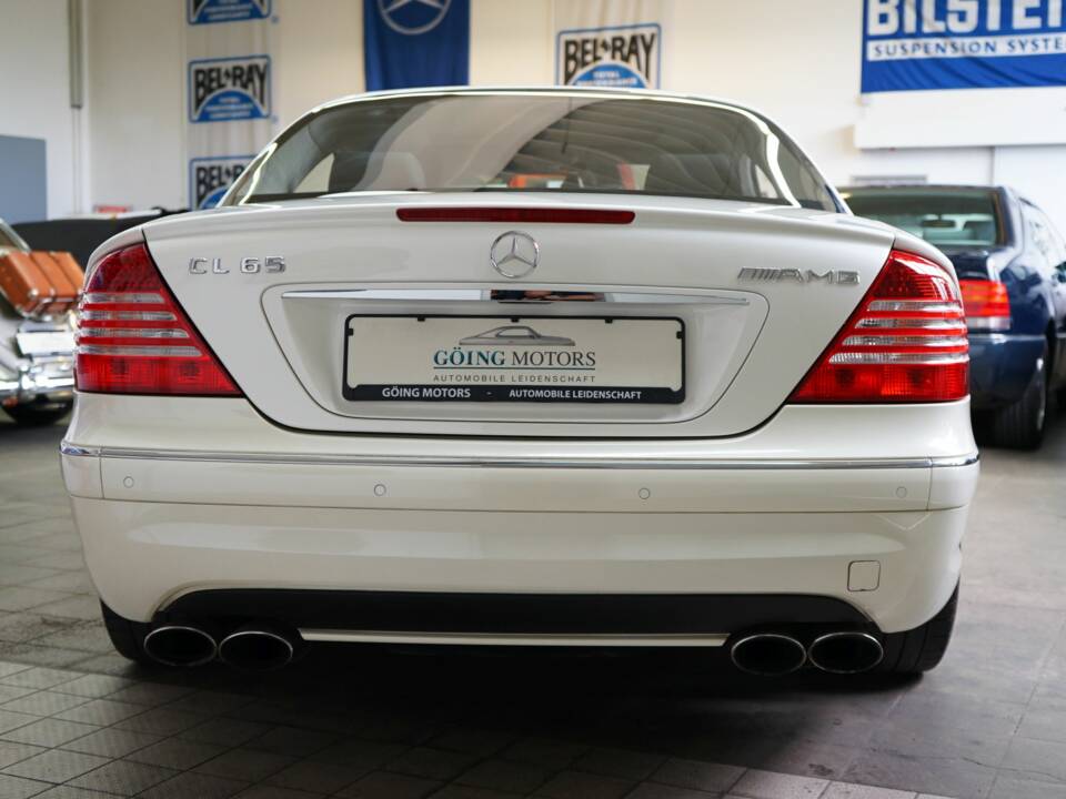 Imagen 27/32 de Mercedes-Benz CL 65 AMG (2005)