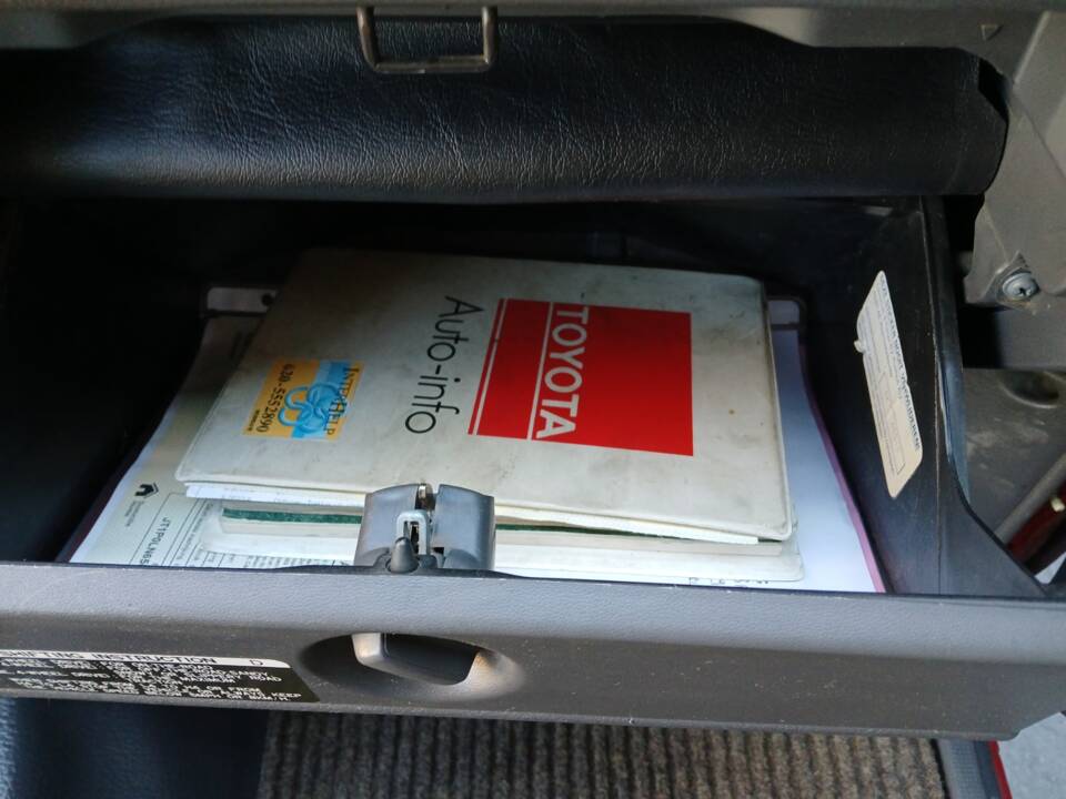 Bild 25/34 von Toyota Hilux (1988)