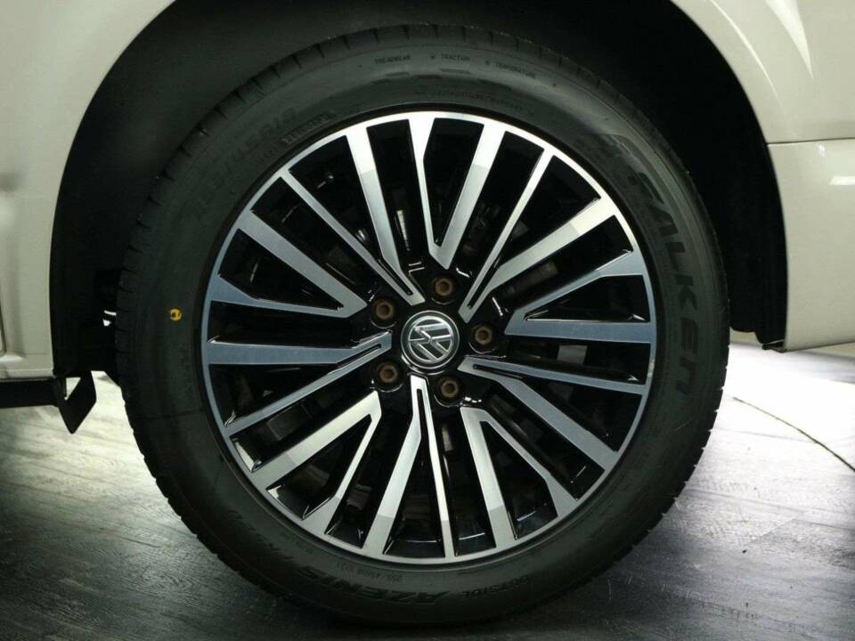 Image 48/50 of Volkswagen T6 Multivan 2.0 TDI (2020)