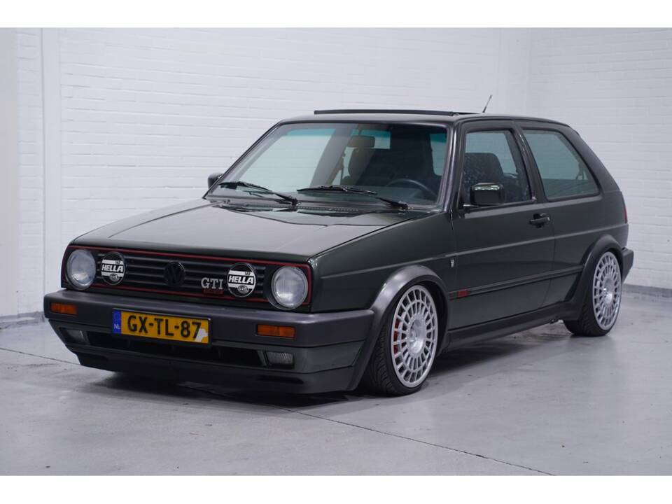 Bild 4/8 von Volkswagen Golf II GTi 16V 1.8 (1989)
