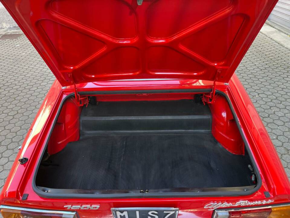 Afbeelding 22/50 van Alfa Romeo Spider 1300 Junior (1973)