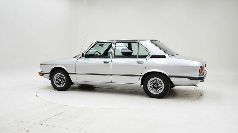 Image 4/15 of BMW 520/6 (1980)