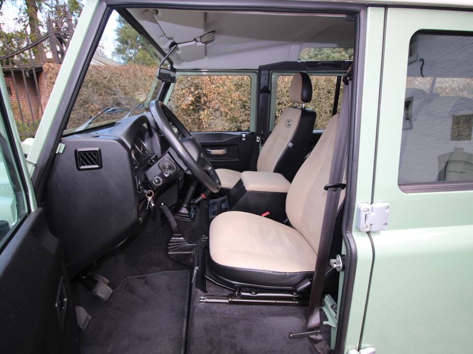 Bild 17/24 von Land Rover Defender 110 Heritage (2015)