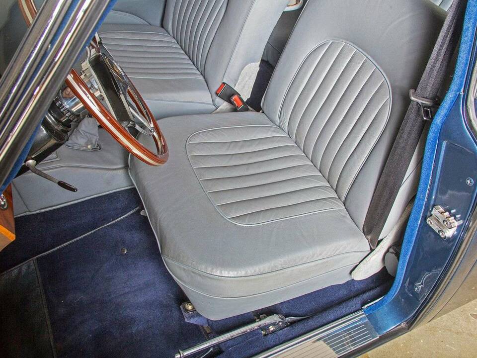Bild 29/35 von Jaguar Mk II 3.4 (1967)