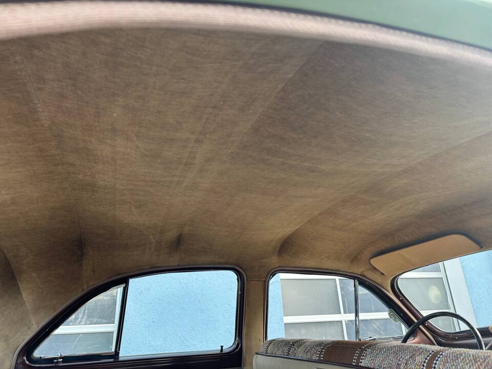 Immagine 55/70 di Packard Deluxe Eight Club Sedan (1950)
