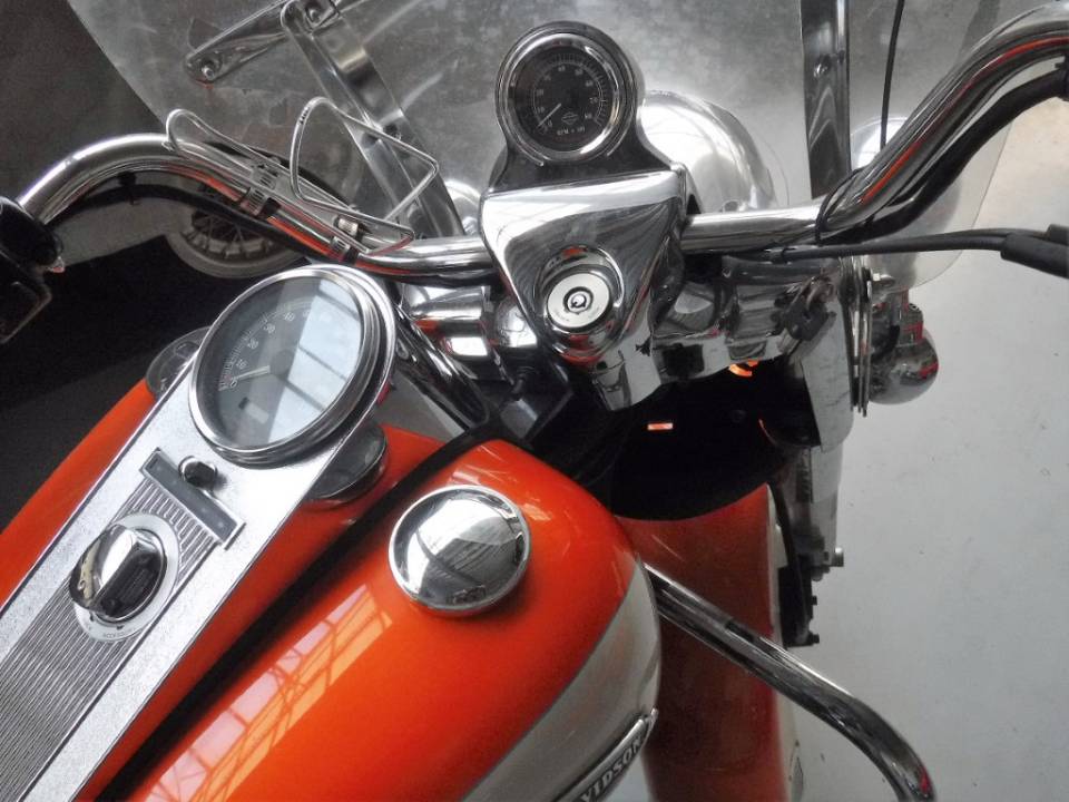 Image 6/13 of Harley-Davidson DUMMY (2000)