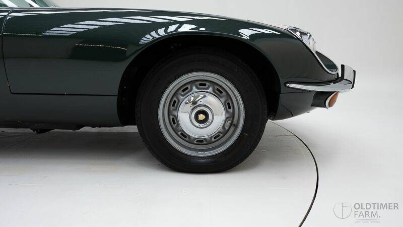 Bild 10/15 von Jaguar E-Type V12 (2+2) (1971)