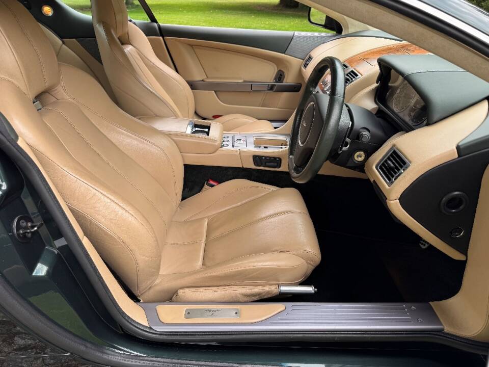 Image 27/43 of Aston Martin DB 9 (2008)