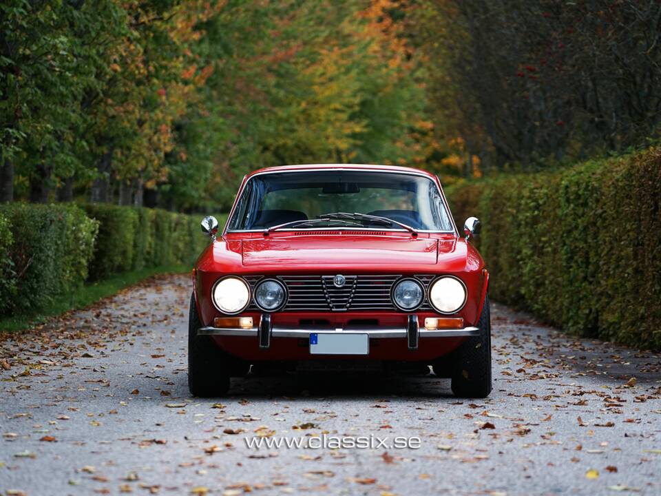 Bild 15/21 von Alfa Romeo 2000 GT Veloce (1974)