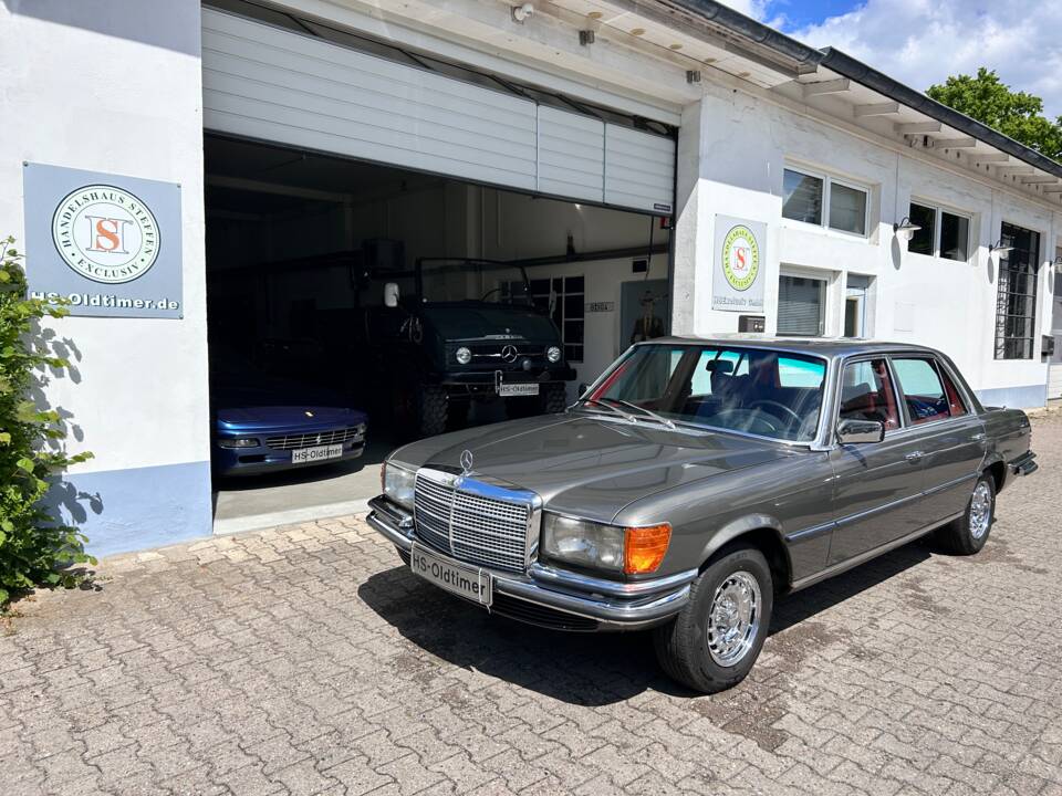 Image 6/15 of Mercedes-Benz 450 SEL (1975)