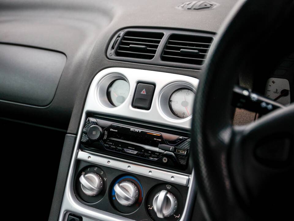 Image 25/37 of MG TF 135 (2005)