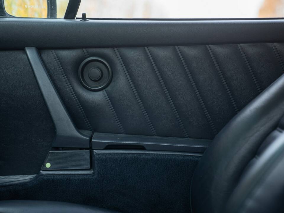 Bild 32/50 von Porsche 911 Carrera 3.2 (1989)