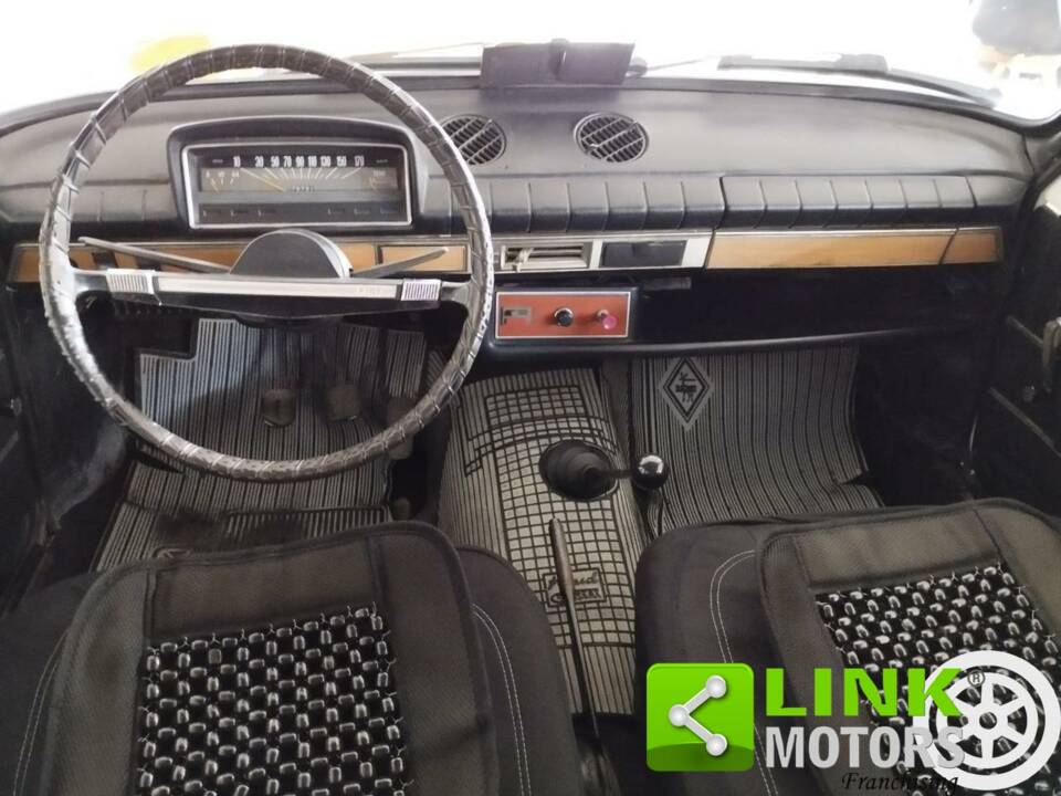 Image 8/10 de FIAT 124 (1974)