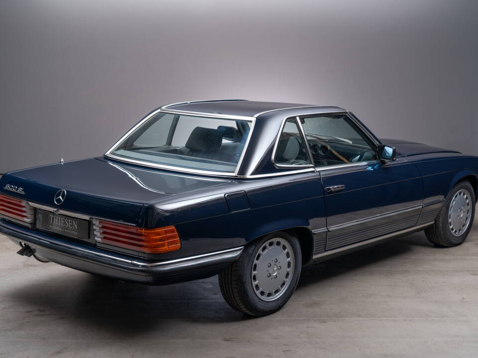 Image 6/24 of Mercedes-Benz 500 SL (1983)