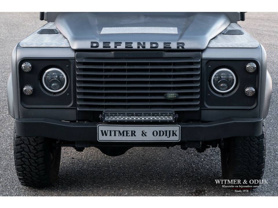 Image 17/27 of Land Rover Defender 90 (1996)