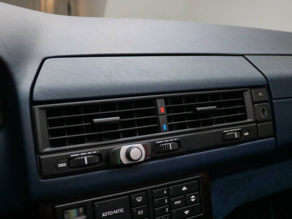 Bild 19/84 von Mercedes-Benz SL 320 (1996)