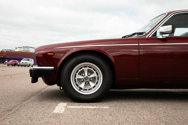 Image 46/50 of Daimler Double Six (1983)