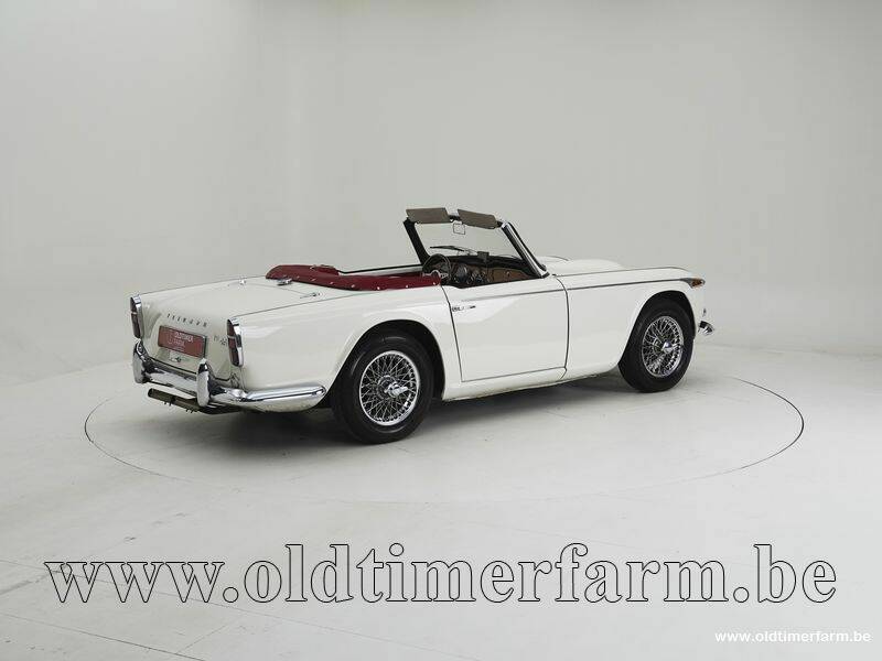 Imagen 2/15 de Triumph TR 4A (1966)