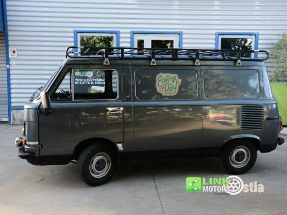 Image 3/10 of FIAT 900T (1979)