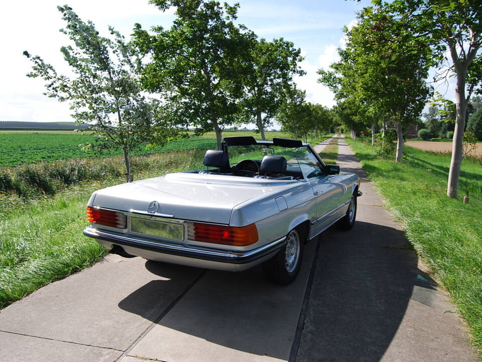 Image 44/96 de Mercedes-Benz 280 SL (1982)