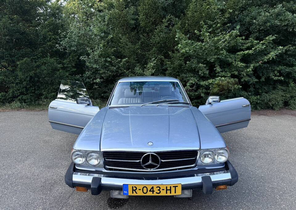 Image 3/8 of Mercedes-Benz 380 SLC (1981)