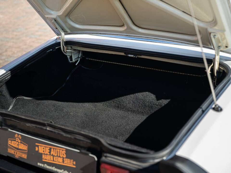 Image 23/40 of Alfa Romeo 2.0 Spider (1987)
