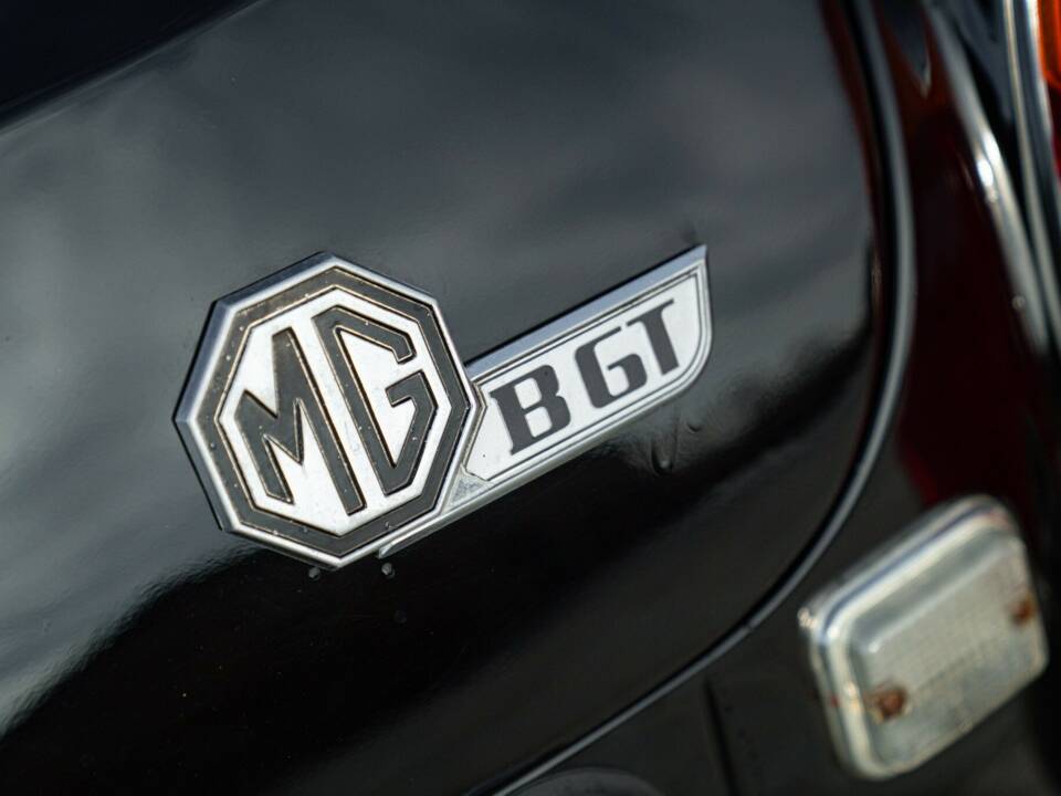 Image 11/50 of MG MGB GT (1978)