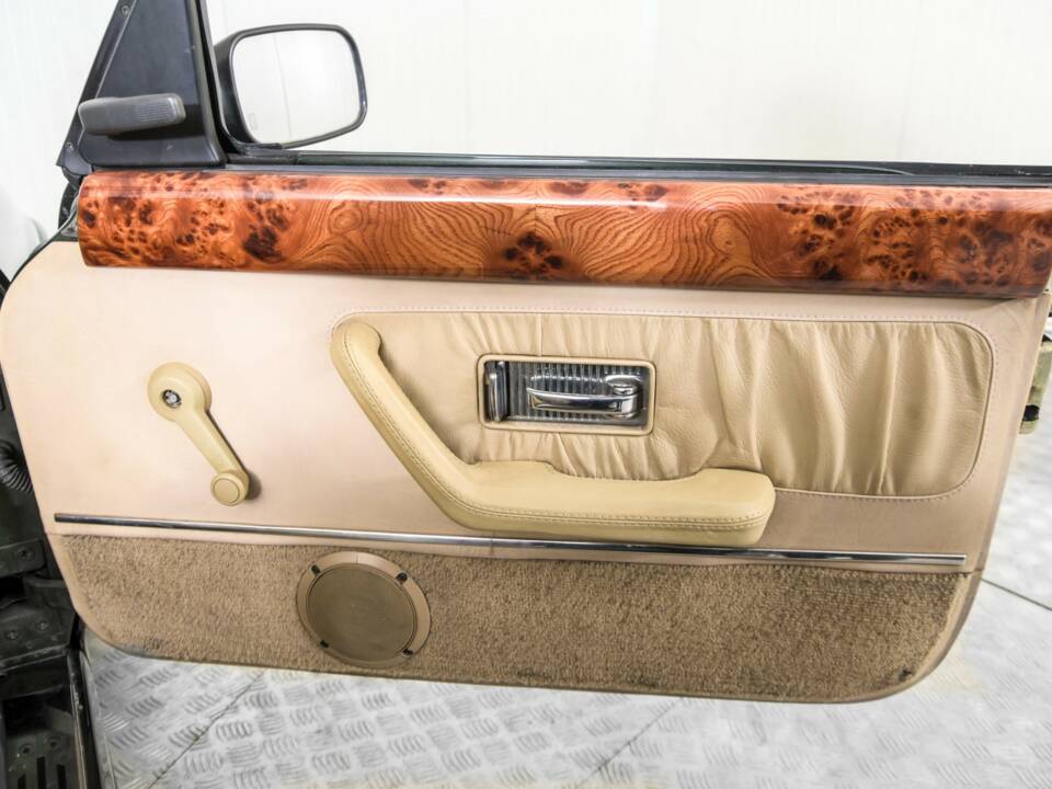 Immagine 31/50 di MG RV8 (1994)