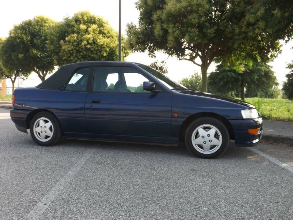 Imagen 6/50 de Ford Escort 1.8 16v (1992)