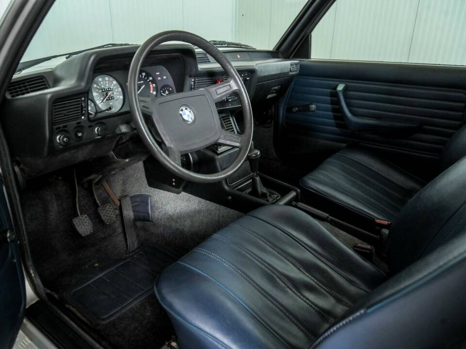 Bild 11/50 von BMW 320i (1981)