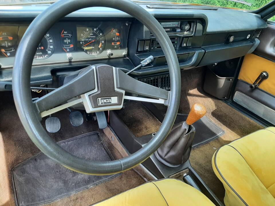 Image 24/25 of Lancia Beta Coupe 1300 (1979)