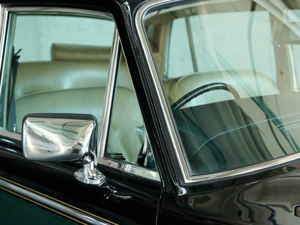 Imagen 26/50 de Rolls-Royce Silver Shadow II (1977)
