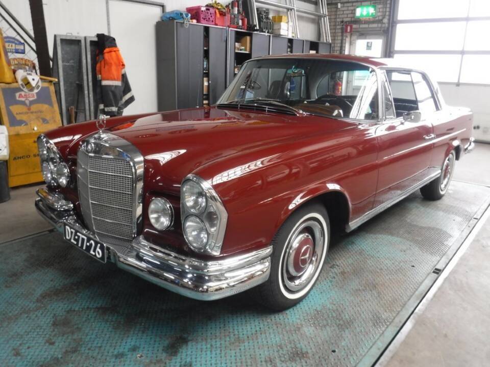 Bild 35/50 von Mercedes-Benz 250 SE (1967)