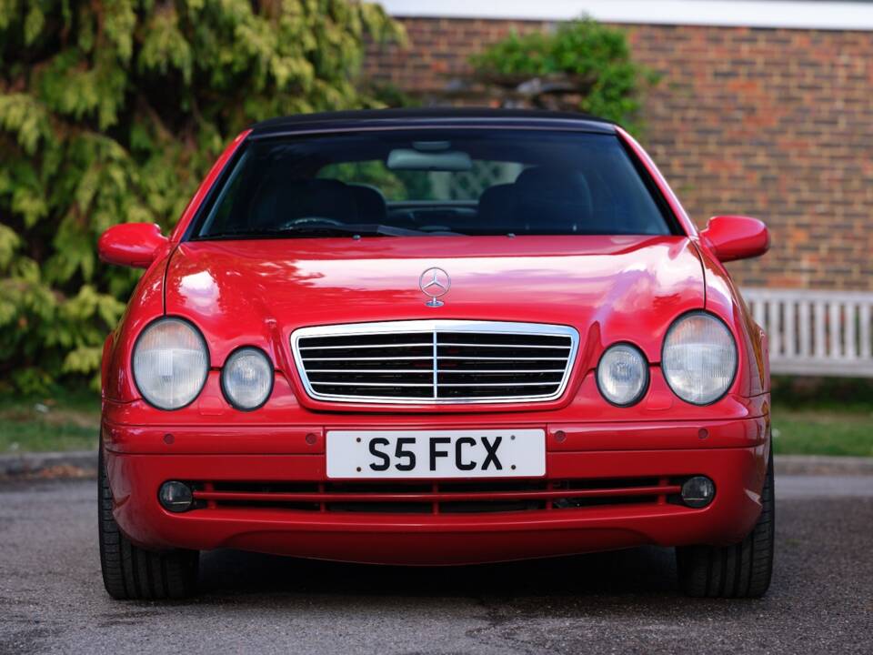 Image 5/43 of Mercedes-Benz CLK 320 (1999)