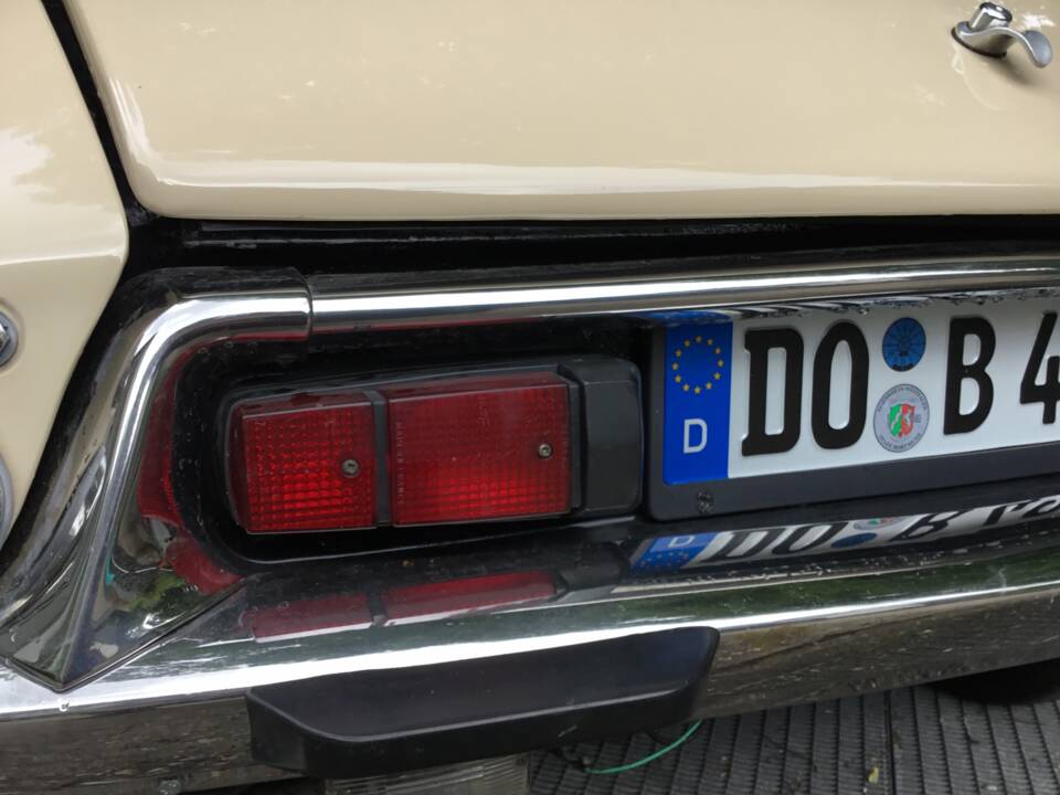 Image 65/82 de Citroën DS 20 (1974)