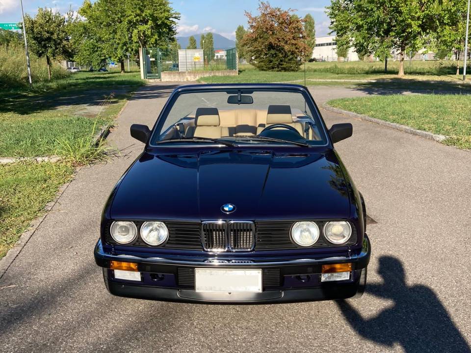 Image 4/23 of BMW 320i (1989)