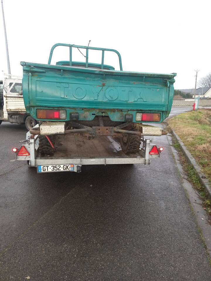 Image 2/4 de Toyota Hilux (1984)