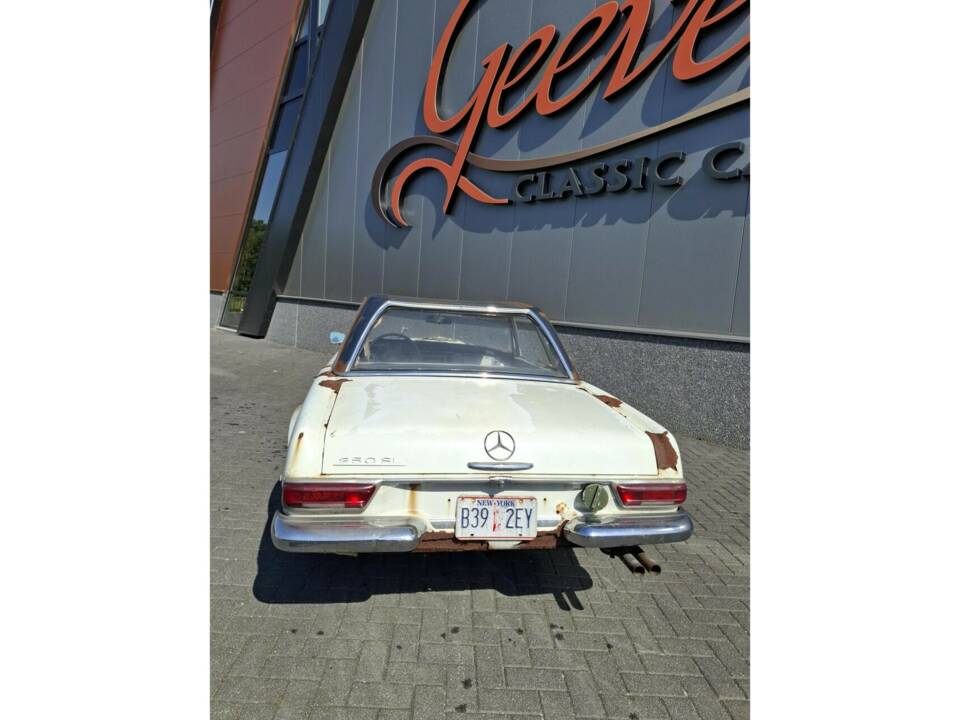 Image 5/50 de Mercedes-Benz 250 SL (1967)