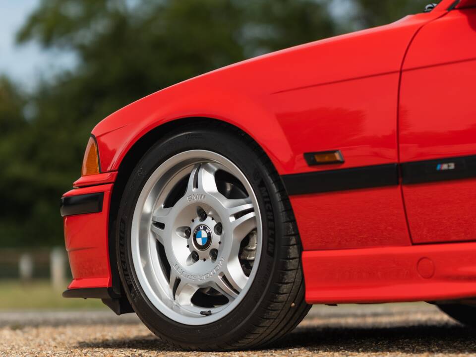 Image 8/37 of BMW M3 (1994)