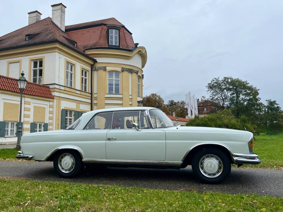 Bild 10/75 von Mercedes-Benz 280 SE 3,5 (1971)