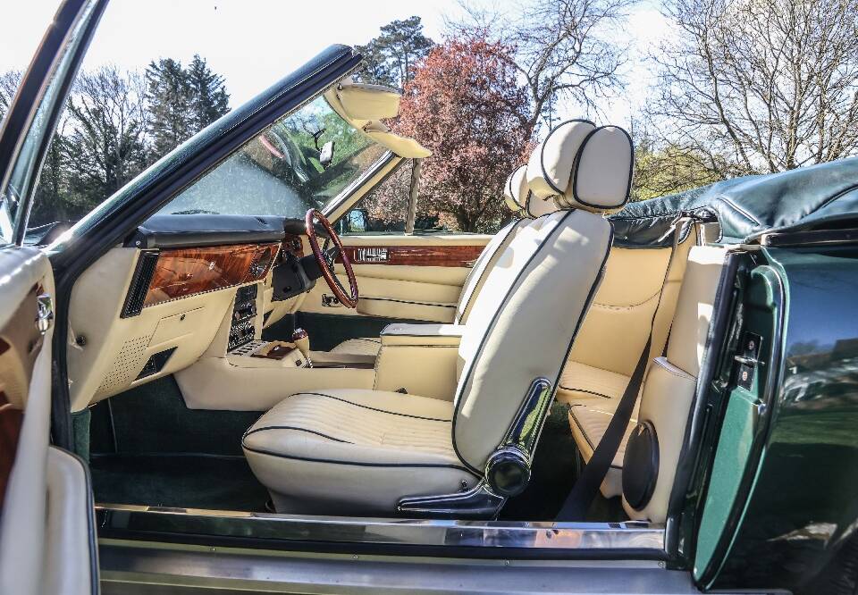 Image 21/30 of Aston Martin V8 EFi Volante (1989)